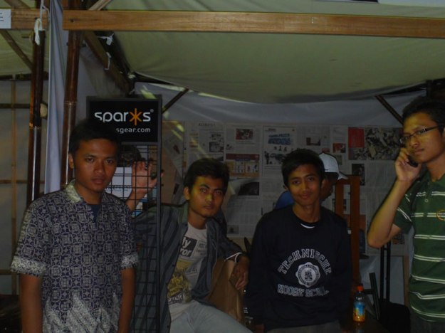 teman2_beres2 Kru beres-beres