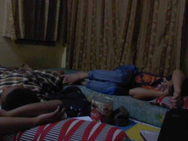 Tidur berjejer-jejer