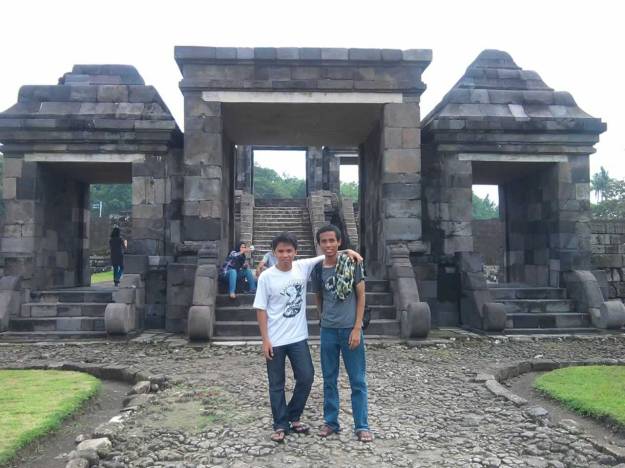 gapura utama Gapura utama