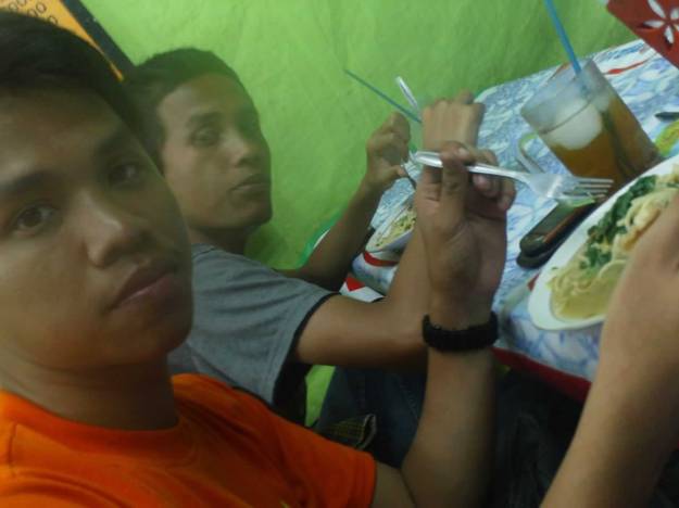 makan mie Makan mie godog