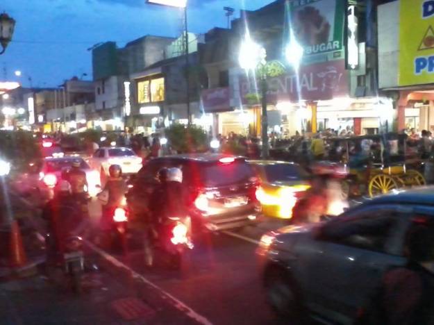 suasana malam malioboro Suasana sore Malioboro pada malam kepulangan