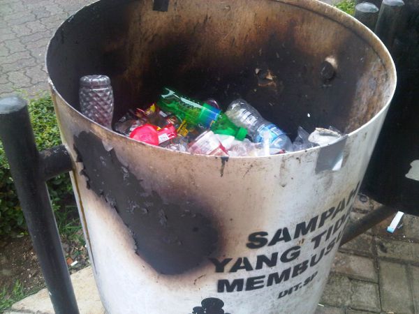 Percobaan pembakaran (sumber: http://bit.ly/h7GXGj)