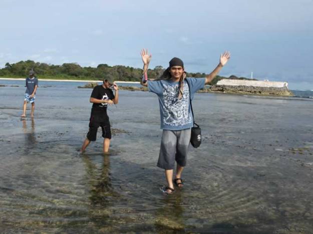 "Genangan air laut" Ujung Genteng