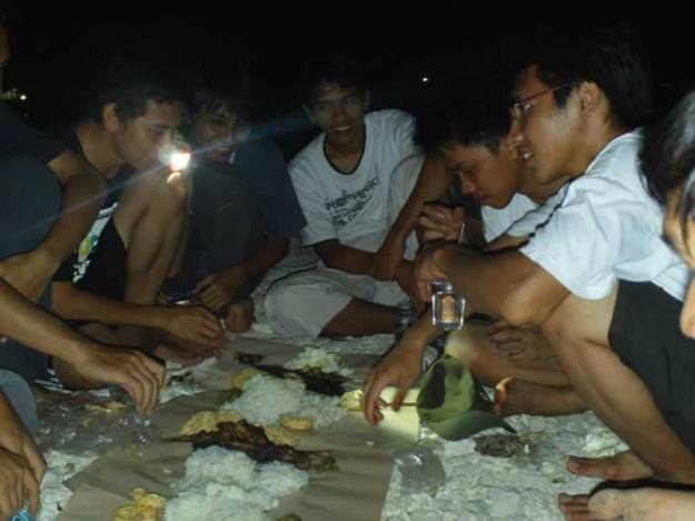 Makan malam bareng