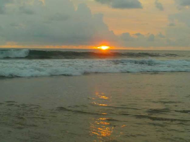 Sunset di Pantai Pangumbahan