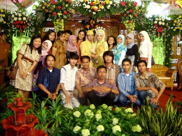 foto bersama Telocor + mempelai