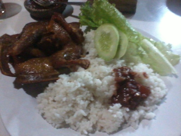 Menu lalapan ayam-ayaman