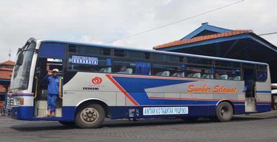 Bus "Sumber Selamat"