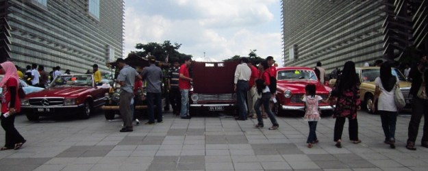 Pameran mobil antik