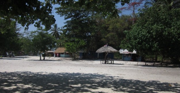 Beberapa gubug di Kelagian