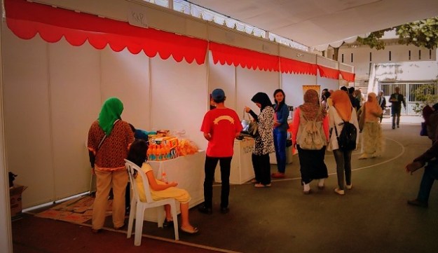 Stand-stand non mahasiswa