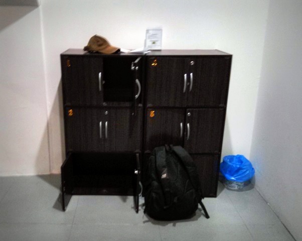 Loker di dalam kamar