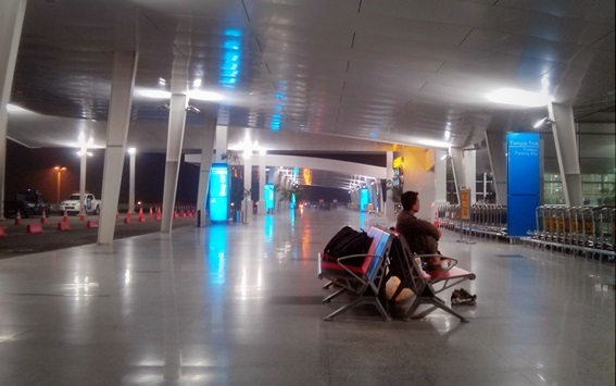 Selasar terminal keberangkatan 