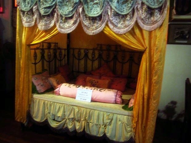 Tempat tidur putri-putri