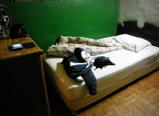 Tempat tidur di SanVa Hotel