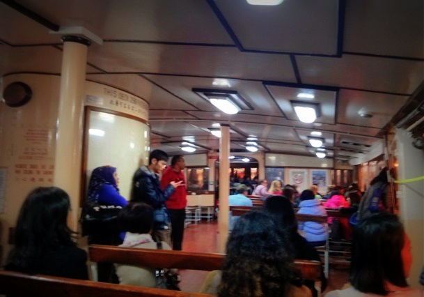 Di dalam kapal ferry