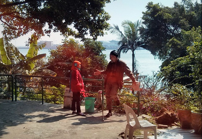 Mengobrol dengan penjaga masjid