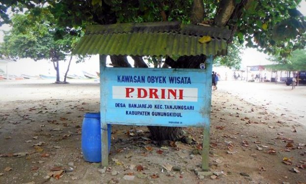 Selamat Datang di Pantai Drini