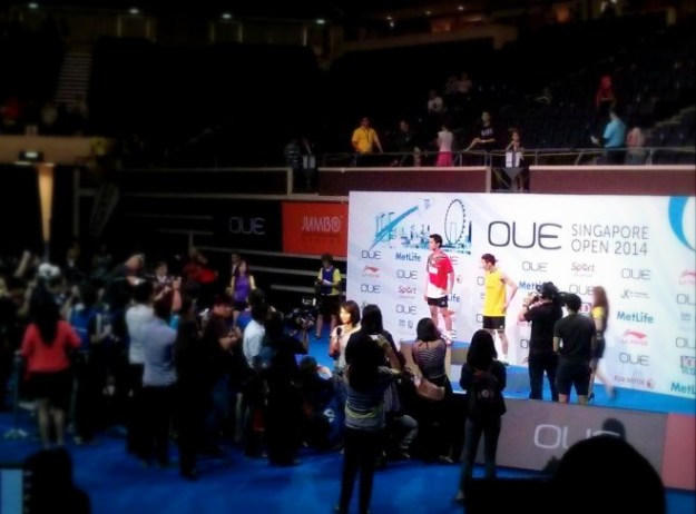 Simon Santoso dan Lee Chong Wei di atas podium