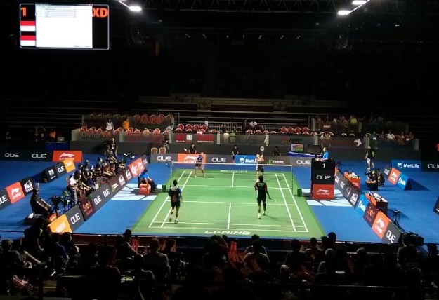 Tontowi/Liliyana dan Riky/Richi sedang melakukan pemanasan