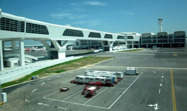 Jembatan penghubung KLIA2
