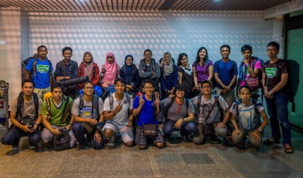 Foto bareng di terminal kedatangan (photo by Ian)