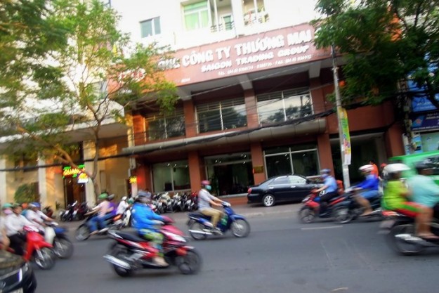Suasana jalan raya di Ho Chi Minh (photo by Rizky)