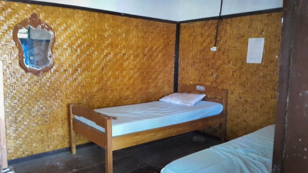 Salah satu kamar di lantai 2 Wisma Rusa (foto oleh Putri)