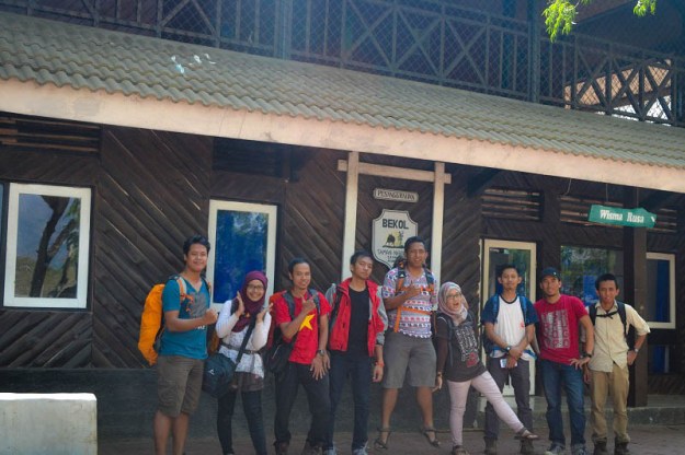 Berfoto sebelum pulang (foto oleh Pras)