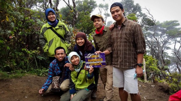 Di Puncak Pangrango