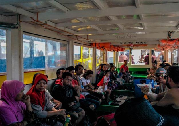 Di dalam kapal menyeberang ke Gili Trawangan