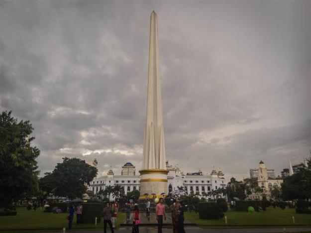 Indpendence Monument di Maha Bandoola Garden