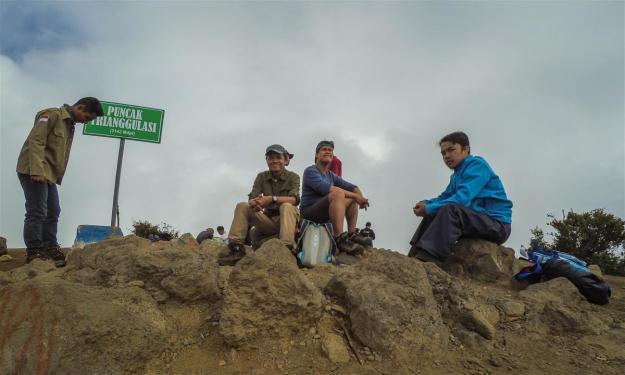 Di Puncak Trianggulasi 3142 mdpl