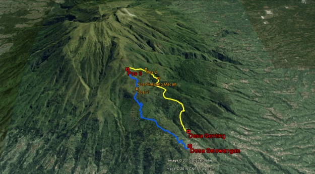 Rute naik dari Desa Selowangan (warna biru) dan rute turun ke Desa Genting (warna kuning)