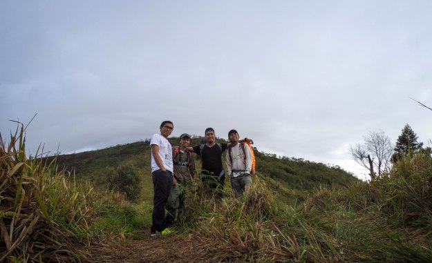 Narsis dulu sebelum naik tanjakan ke Pos 3