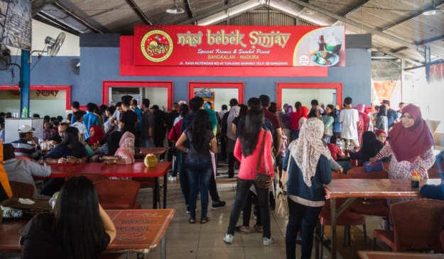 Antrian Bebek Sinjay