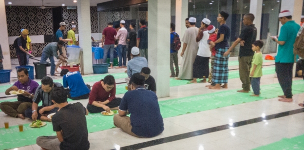 Buka Puasa di Masjid Negara
