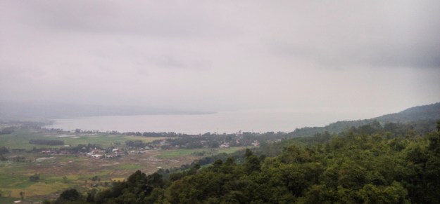 Pemandangan Danau Singkarak dari Bukit Chi Nang Kiek