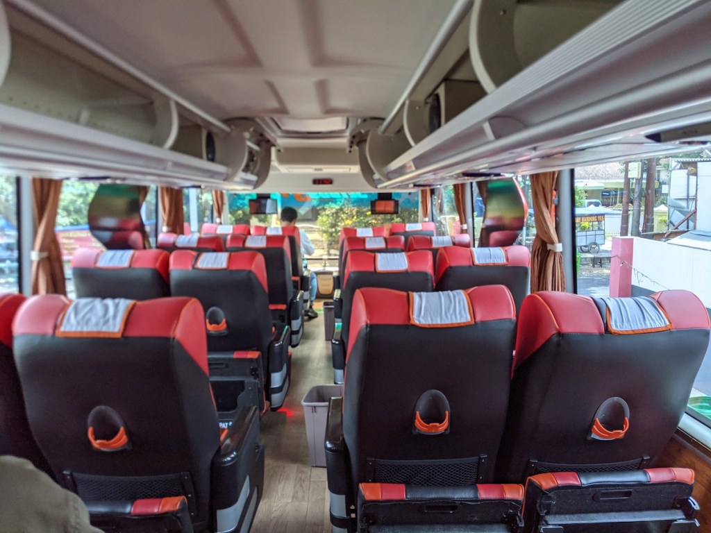 Bus double decker Rosalia Indah lantai atas